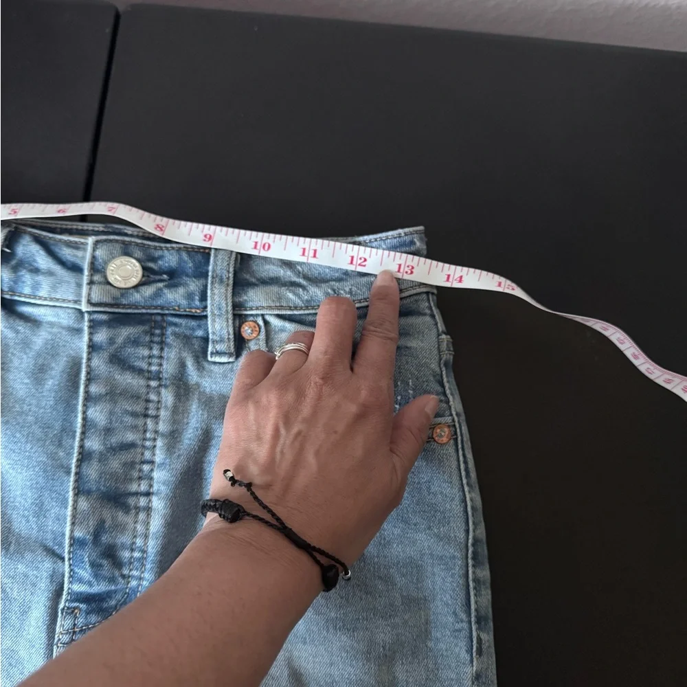 Free People We The Free Crvy Distressed Frayed Hem Shorts Size 26 - Picture 7 of 10